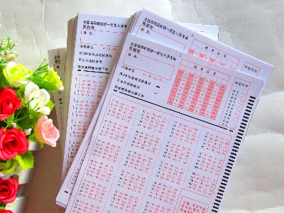 答题卡一般是什么纸质？